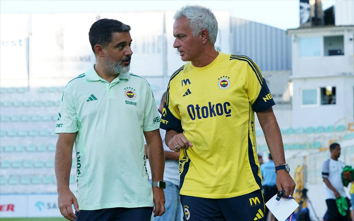 穆里尼奥不满土媒传达，欧冠报名倒计时10天，训练全遭替补